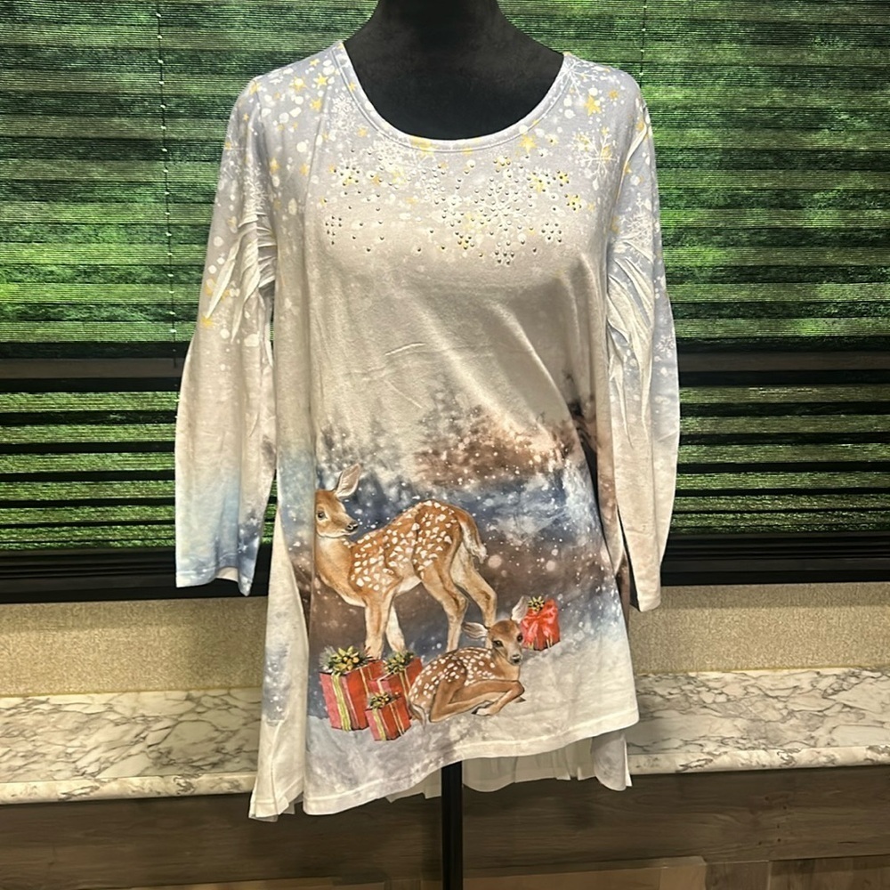 One World Women’s Half Sleeve Pleated Back Hem w Christmas Deer‎ Graphics Medium